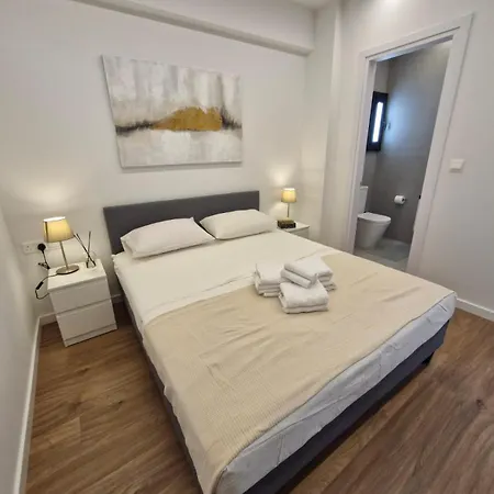 Anna Court Seafront Apartment *
